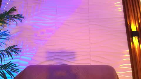 kimberly gonzalez online show from 10-24-25, 03:47