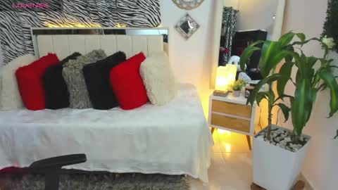 Snapshot of kimberly_milf5 chatting on 05-16-26, 10:36 Kimberly online show from 05-16-26, 10:36