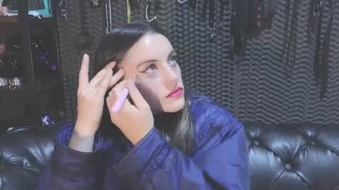  KIMBERLY SWAN  online show from 02-11-25, 10:07