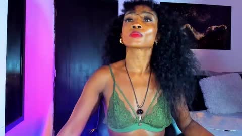 Kimberly Banks online show from 01-21-25, 10:30