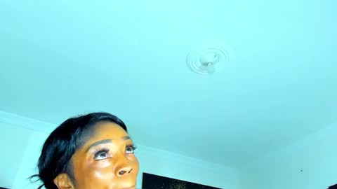 Kimberly Banks online show from 02-10-26, 09:57