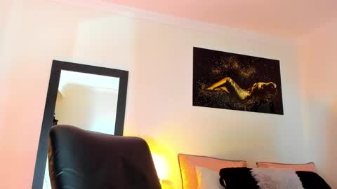 Kimberly Banks online show from 02-12-26, 10:43