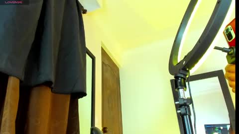 Snapshot of kimberlybanks2 chatting on 05-16-26, 10:36 Kimberly Banks online show from 05-16-26, 10:36