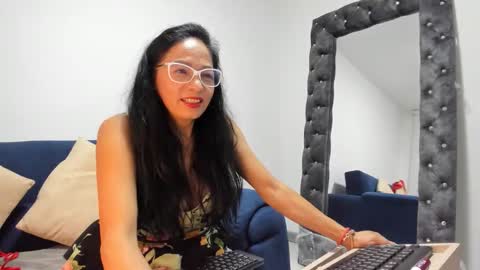 Snapshot of kimberlybirdhot chatting on 05-03-26, 12:49 Kimberly online show from 05-03-26, 12:49