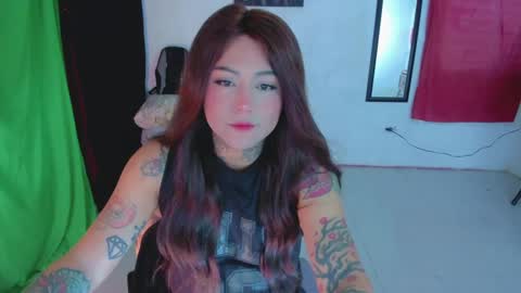 Snapshot of kimberlygati2 chatting on 12-18-24, 10:57 Kimberly Polizzi     online show from 12-18-24, 10:57