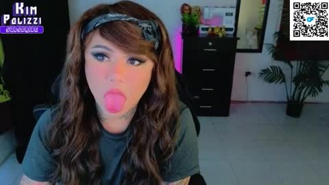 Snapshot of kimberlygati2 chatting on 10-18-25, 02:58 Kimberly Polizzi     online show from 10-18-25, 02:58