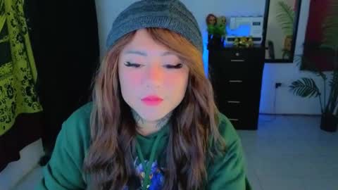 Snapshot of kimberlygati2 chatting on 10-20-25, 12:00 Kimberly Polizzi     online show from 10-20-25, 12:00