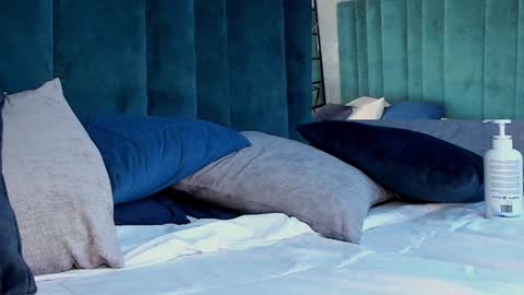 Kim online show from 12-22-24, 12:49