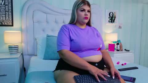 Snapshot of kimbrookss chatting on 12-19-25, 11:06 KimBrooks online show from 12-19-25, 11:06