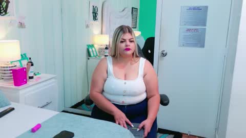 Snapshot of kimbrookss chatting on 12-21-25, 11:06 KimBrooks online show from 12-21-25, 11:06