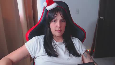 Snapshot of kimflexible_ chatting on 12-28-24, 08:47 Kim 3 online show from 12-28-24, 08:47