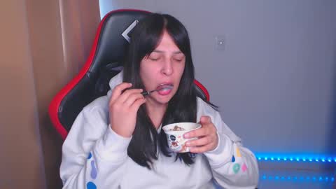 Snapshot of kimflexible_ chatting on 01-22-25, 10:26 Kim 3 online show from 01-22-25, 10:26