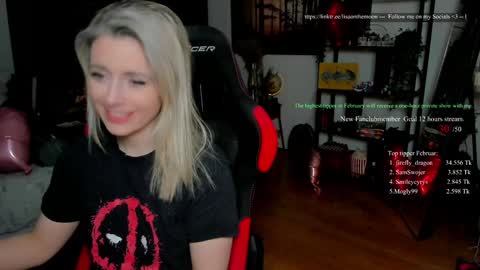 Wolfs Girl online show from 02-15-26, 08:38