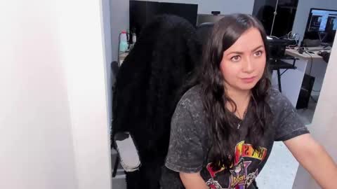 Snapshot of kimkalifa chatting on 03-09-26, 12:09 Camila online show from 03-09-26, 12:09