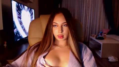 Kim Lee  online show from 12-28-24, 08:47