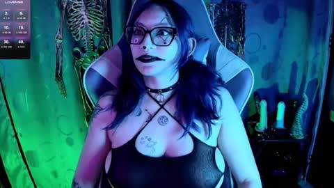   online show from 11-04-25, 03:33