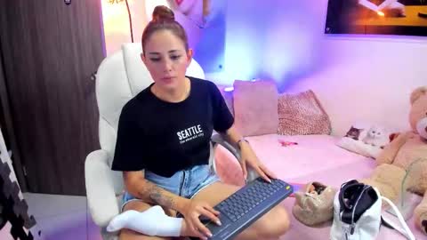 kimmberly_saenz_ online show from 11-17-25, 11:54