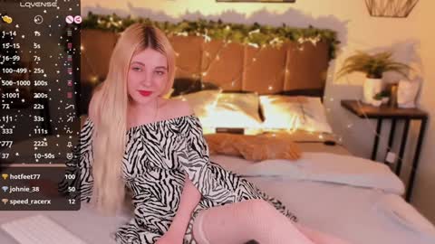 Snapshot of kimmie_shine chatting on 01-08-25, 04:54 Your Kimmie follow me online show from 01-08-25, 04:54