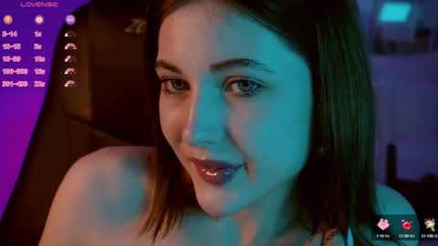 Snapshot of kimmie_shine chatting on 09-18-25, 08:05 Your Kimmie follow me online show from 09-18-25, 08:05