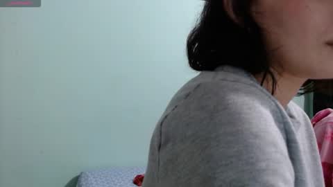 Snapshot of kimzu2830 chatting on 10-20-25, 12:55 Kim and Zuka online show from 10-20-25, 12:55