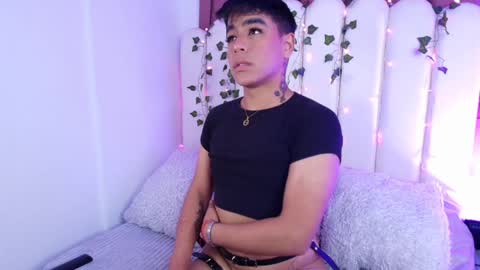 king  help me reach 100 likes online show from 12-27-24, 01:53