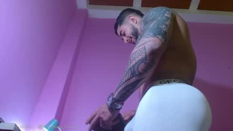 Snapshot of king_falconer chatting on 05-24-26, 11:59 Angel Falconer online show from 05-24-26, 11:59
