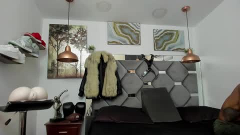 Snapshot of king_fitt_ chatting on 01-27-25, 02:10 HOT MEN BLACK online show from 01-27-25, 02:10