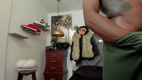 HOT MEN BLACK online show from 02-22-26, 12:36