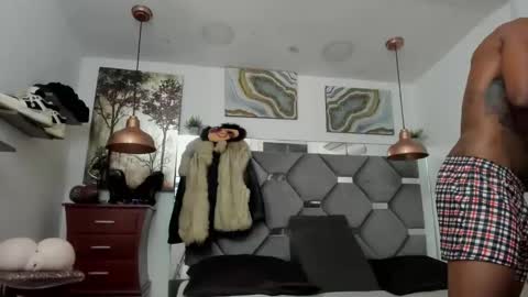 Snapshot of king_fitt_ chatting on 04-14-26, 12:00 HOT MEN BLACK online show from 04-14-26, 12:00