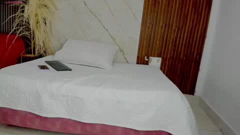 Snapshot of king_lovely_horny chatting on 05-31-26, 02:42 KING online show from 05-31-26, 02:42