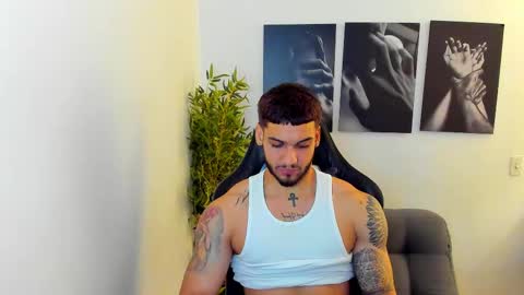 Snapshot of king_of_kings__ chatting on 02-21-25, 03:23 king_of_kings__ online show from 02-21-25, 03:23