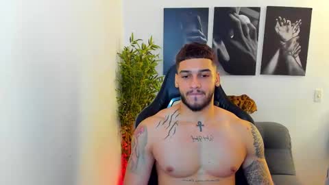 Snapshot of king_of_kings__ chatting on 02-23-25, 01:35 king_of_kings__ online show from 02-23-25, 01:35