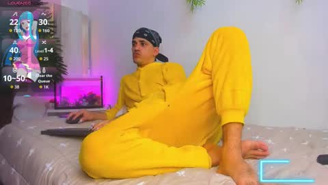 Snapshot of king_voy chatting on 10-13-25, 08:42 king voy online show from 10-13-25, 08:42