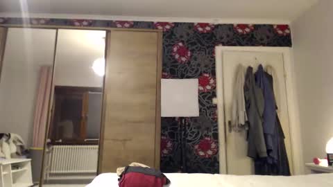 sexysexyhotwetpinkredpussy online show from 04-14-26, 08:37