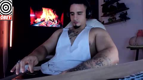 Snapshot of kingbear777 chatting on 10-02-25, 12:17 King Bear online show from 10-02-25, 12:17