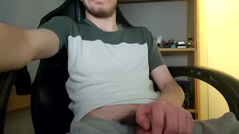Snapshot of kingcharlez_04 chatting on 02-20-25, 06:46 kingcharlez_04 online show from 02-20-25, 06:46