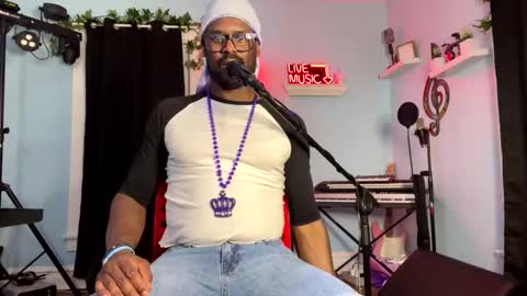 Snapshot of kingcorbra chatting on 02-06-25, 02:44 KC online show from 02-06-25, 02:44