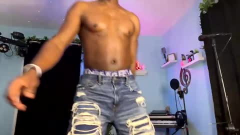 Snapshot of kingcorbra chatting on 02-14-25, 12:51 KC online show from 02-14-25, 12:51