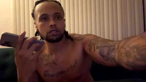 Snapshot of kingdabiggest chatting on 09-30-25, 04:28 KingDaBiggest online show from 09-30-25, 04:28