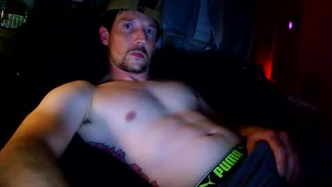 Snapshot of kinglee5150 chatting on 04-27-26, 10:57 kingqueenofthesouth318 online show from 04-27-26, 10:57