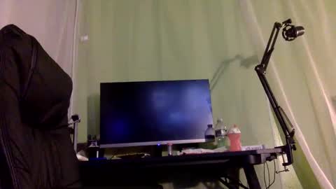 Snapshot of kinglibra420 chatting on 12-16-24, 01:31 loyal fuck online show from 12-16-24, 01:31