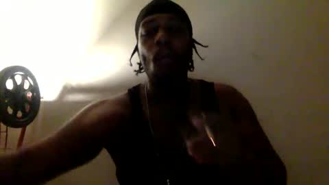 Snapshot of kinglibra420 chatting on 10-18-25, 09:43 loyal fuck online show from 10-18-25, 09:43