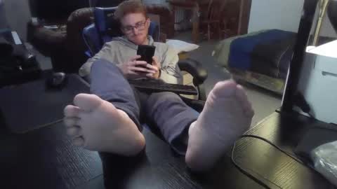 Snapshot of kingoffootfetish chatting on 01-11-25, 08:33 Master  King Tommy online show from 01-11-25, 08:33
