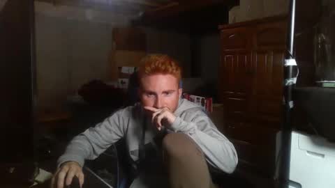 Snapshot of kingoffootfetish chatting on 09-17-25, 07:21 Master  King Tommy online show from 09-17-25, 07:21