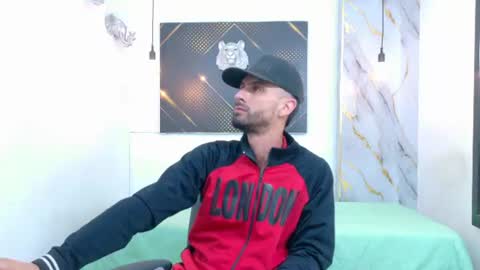 Snapshot of kingoftemptation chatting on 06-15-26, 03:42 KING online show from 06-15-26, 03:42