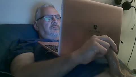 kingtongue10 online show from 09-22-25, 11:45