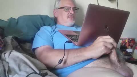 Snapshot of kingtongue10 chatting on 04-25-26, 08:39 kingtongue10 online show from 04-25-26, 08:39