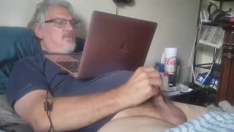 Snapshot of kingtongue10 chatting on 05-06-26, 08:14 kingtongue10 online show from 05-06-26, 08:14
