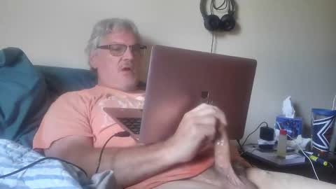 Snapshot of kingtongue10 chatting on 05-10-26, 02:55 kingtongue10 online show from 05-10-26, 02:55