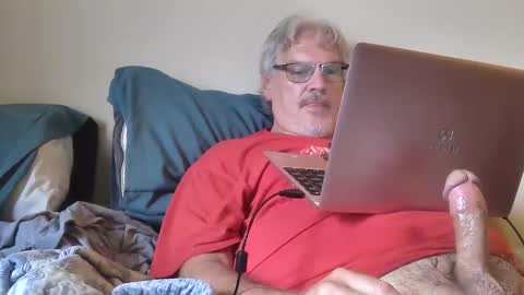Snapshot of kingtongue10 chatting on 05-19-26, 09:43 kingtongue10 online show from 05-19-26, 09:43